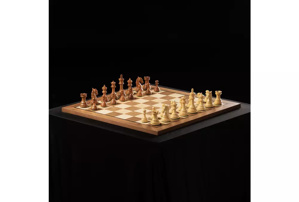 Deska szachowa nr 5+ z czarną ramką (bez opisu) orzech/klon (intarsja) - Ekskluzywna